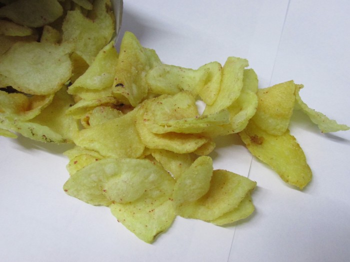 【コンビニ新商品・お菓子】 カルビー 堅あげポテト 梅こんぶ味 の巻の写真4
