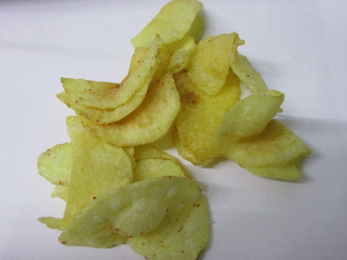 【コンビニ新商品・お菓子】 カルビー 堅あげポテト 梅こんぶ味 の巻の写真5