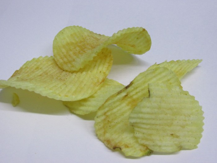 【コンビニ新商品・お菓子】 カルビー ポテリッチ 厳選コーンバター味 の巻の写真4