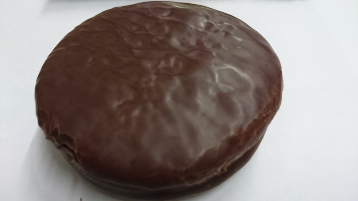 【コンビニ新商品・お菓子】ロッテ チョコパイ 贅沢抹茶 1個入り の巻の写真3