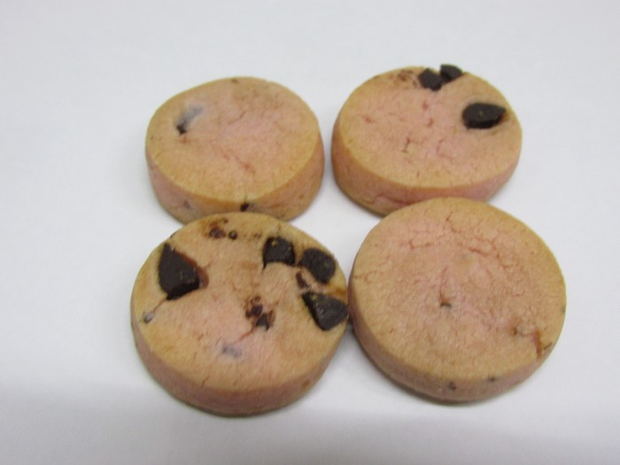 【コンビニ新商品・お菓子】 ブルボン プチ いちごチョコチップクッキー の巻の写真5
