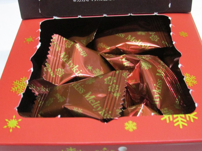 【コンビニ新商品・お菓子】 明治 メルティ―キッス プレシャスミルク の巻の写真3