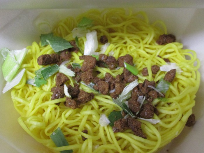 【コンビニ新商品・カップ麺】 日清 ラ王 Selection 芝麻担々麺 の巻の写真4