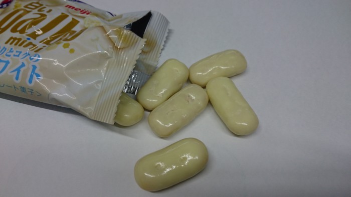 【コンビニ新商品・お菓子】 明治 ガルボミニ ホワイト 小袋の写真3