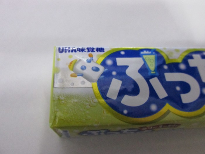 【コンビニ新商品・お菓子】 味覚糖 ぷっちょ 雪色ソーダ スティック の巻の写真3