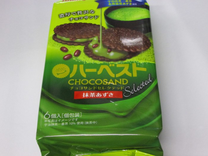 【コンビニ新商品・お菓子】 東ハト ハーベスト チョコサンド抹茶あずき の巻の写真2
