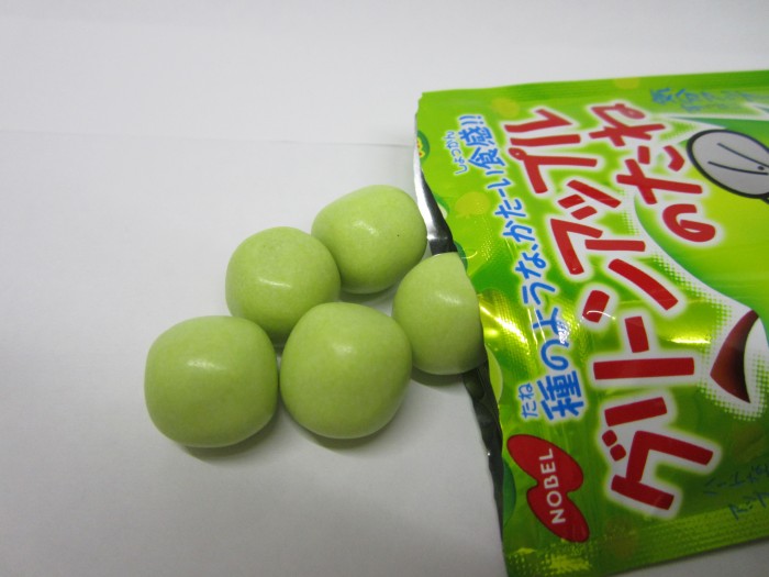 【コンビニ新商品・お菓子】　ノーベル　グリーンアップルのたね　の巻の写真4