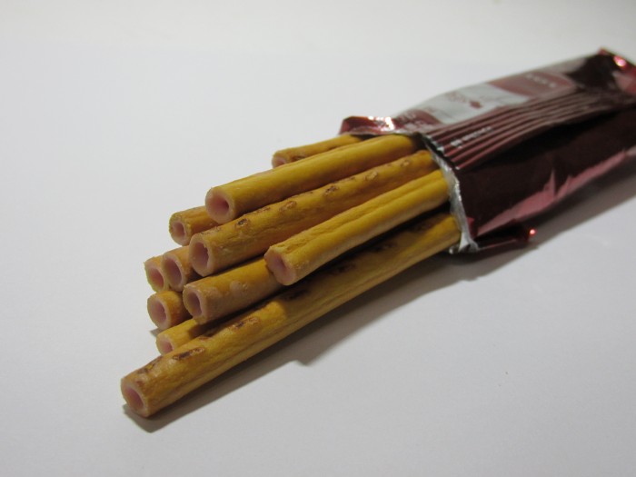 【コンビニ新商品・お菓子】 ロッテ トッポ 恋味いちご の巻の写真4