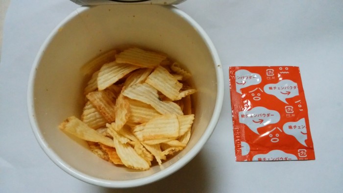 【コンビニ新商品・お菓子】 湖池屋 じゃが味 チーズティラミス の巻の写真3