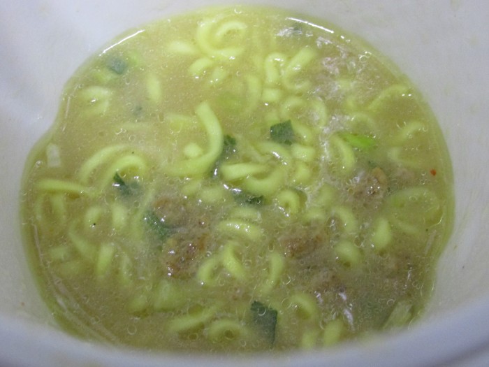 【コンビニ新商品・カップ麺】 マルちゃん 縦型ビッグ 大島 味噌 の巻の写真4