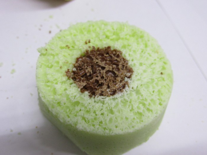 【コンビニ新商品・お菓子】 グリコ ジャイアントカプリコ メロンクリームソーダ味 の巻の写真4