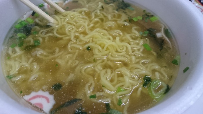 【コンビニ新商品・カップ麺】　寿がきや　伊勢志摩潮ラーメン　の巻の写真5