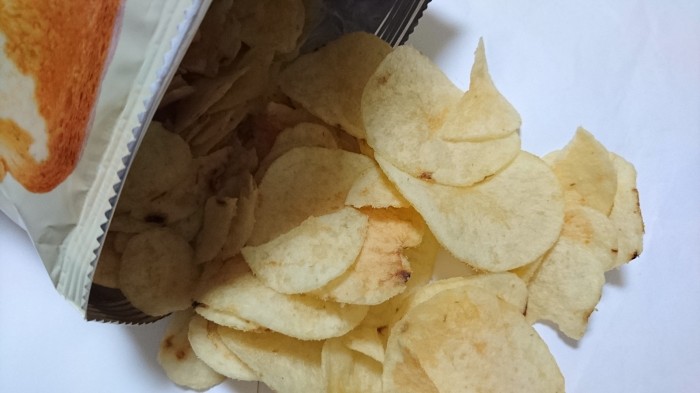 【コンビニ新商品・お菓子】 湖池屋 ポテトチップス トースト味 の巻の写真4