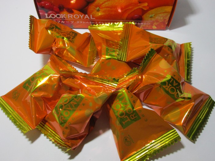 【コンビニ新商品・お菓子】 不二家 ルックロイヤル 贅沢フルーツ の巻の写真3