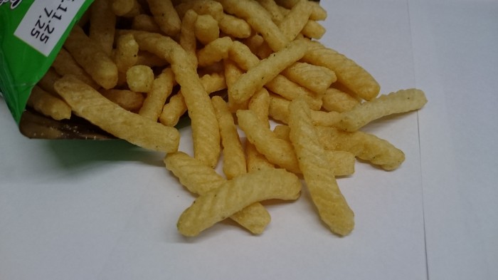 【コンビニ新商品・お菓子】 カルビー かっぱえびせん オトナわさび味 の巻の写真4