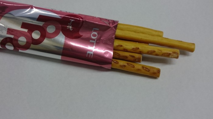【コンビニ新商品・お菓子】 ロッテ トッポ コク旨ミルク の巻の写真4