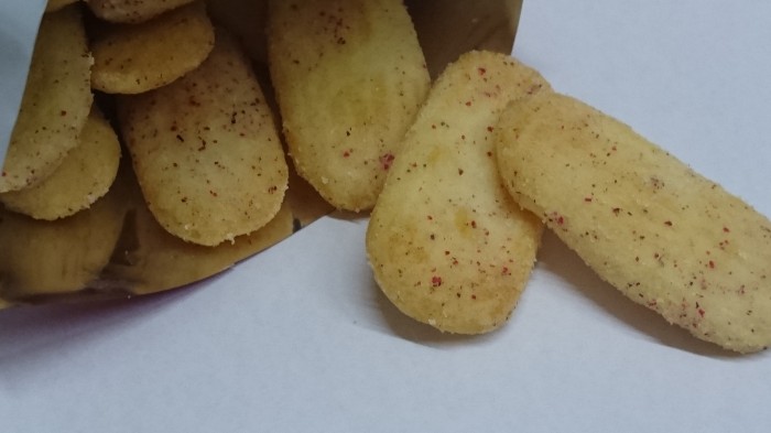 【コンビニ新商品・お菓子】 亀田製菓 ハッピーターン 大人の梅わさび味 の巻の写真5