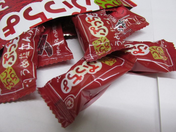 【コンビニ新商品・お菓子】 味覚糖 あじわいぷっちょ うめ塩こんぶ の巻の写真5