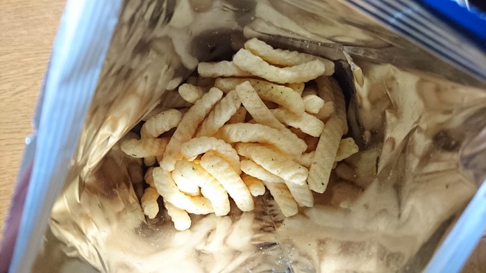 【コンビニ新商品・お菓子】 カルビー かっぱえびせん タルタルソース味 の巻の写真3
