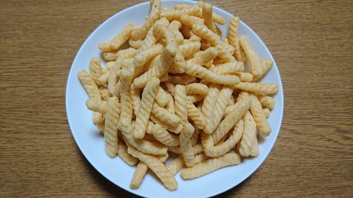 【コンビニ新商品・お菓子】 カルビー かっぱえびせん タルタルソース味 の巻の写真4