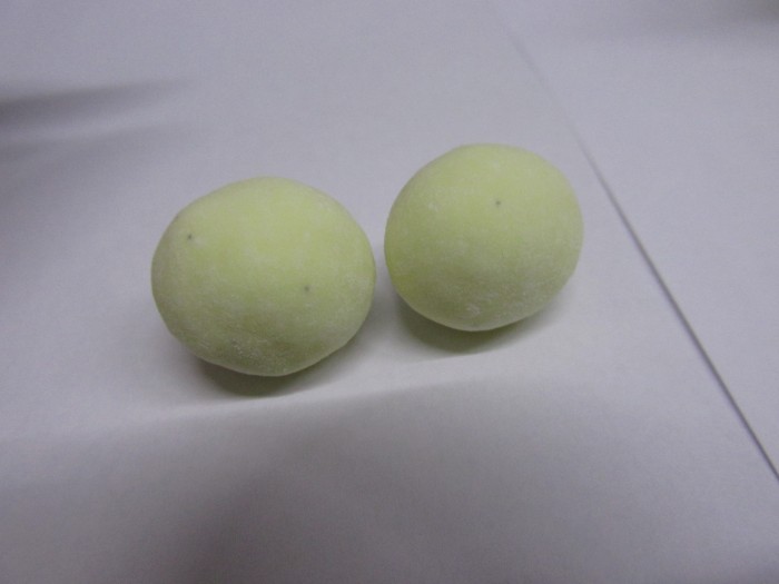 【コンビニ新商品・お菓子】 ロッテ ガーナ ホワイトトリュフ の巻 の写真6