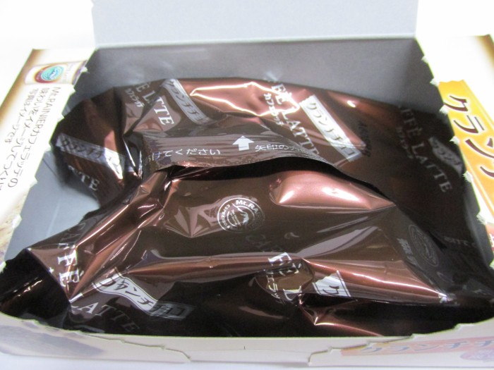 【コンビニ新商品・お菓子】 森永 CAFFE LATTE クランチチョコ の巻の写真3