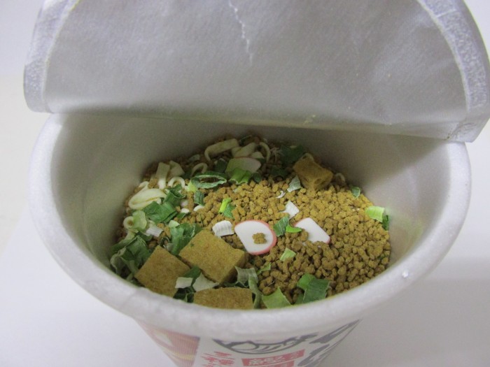 【コンビニ新商品・カップ麺】 サッポロ一番 あばれ節うどん の巻の写真2