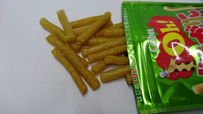 【コンビニ新商品・お菓子】 カルビー Oh! じゃがりこ わさび醤油 の巻の写真3
