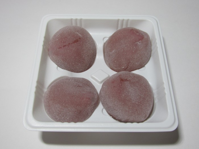 【コンビニ新商品・お菓子】 ブルボン モチショコラ 紫いも&黒ごま の巻の写真3