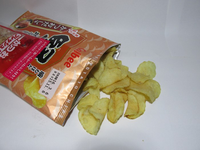 【コンビニ新商品・お菓子】 カルビー 固あげポテト かつおだし味 の巻の写真3