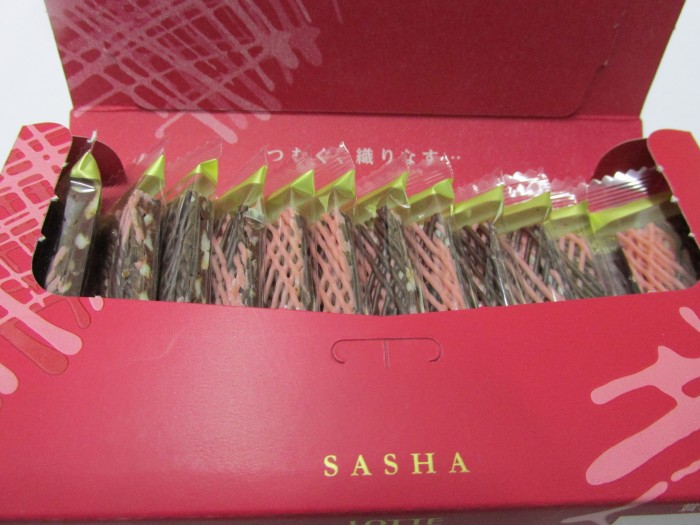 【コンビニ新商品・お菓子】 ロッテ 紗々 茜いちご の巻の写真3