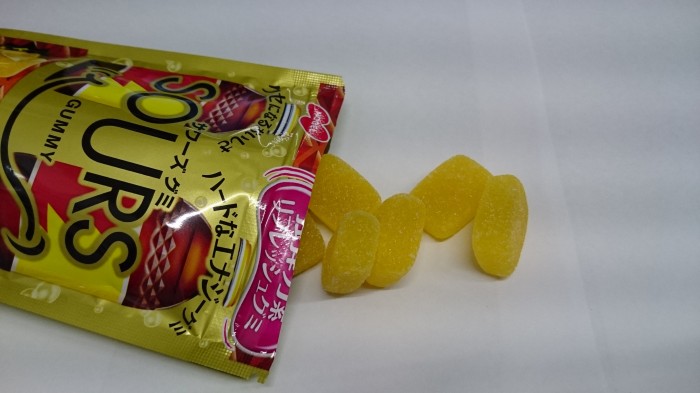 【コンビニ新商品・お菓子】 ノーベル サワーズ エナジードリンク味 の巻の写真4