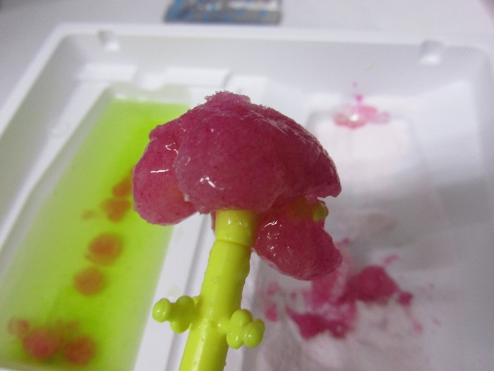 【コンビニ新商品・お菓子】 クラシエ なるなるグミの実 グレープ味 の巻の写真4