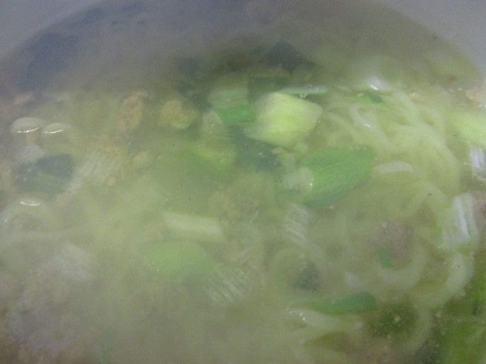 【コンビニ新商品・カップ麺】 日清 行列のできる店のラーメン 海老担々麺 の巻の写真5