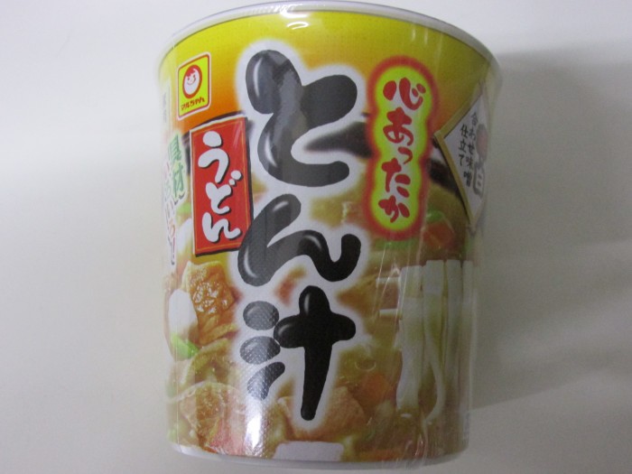 【コンビニ新商品・カップ麺】　マルちゃん　心あったか　とん汁うどん　の巻の写真2