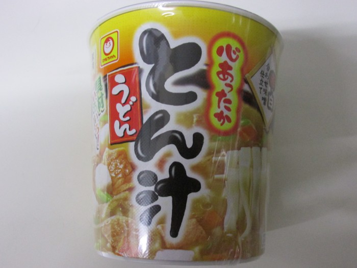 【コンビニ新商品・カップ麺】 マルちゃん 心あったか とん汁うどん の巻の写真2