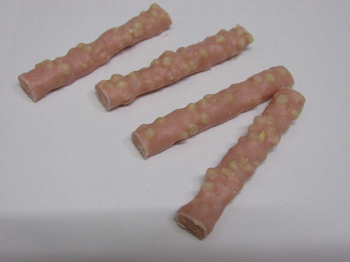 【コンビニ新商品・お菓子】 森永 小枝 早摘みいちご味 の巻の写真5