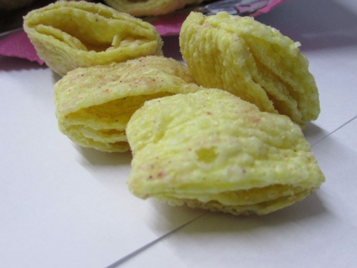 【コンビニ新商品・お菓子】 ナビスコ エアリアル 紀州の梅味 の巻の写真4
